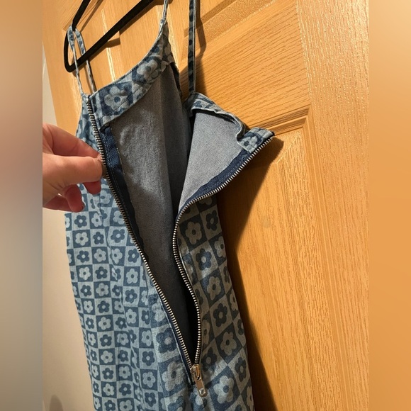 Divided Fitted Dress in Light Denim Blue/Floral - Picture 8 of 14